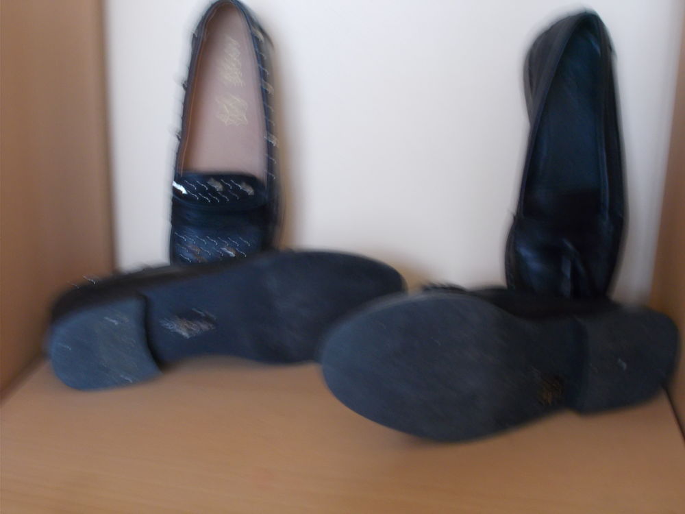 mocassins en cuir 10 euros la paire Chaussures