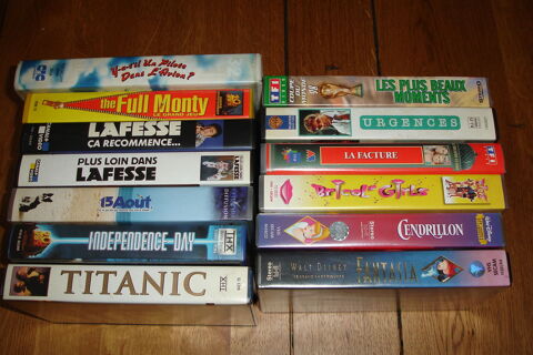 LOT DE FILMS CASSETTES VHS 8 Challans (85)