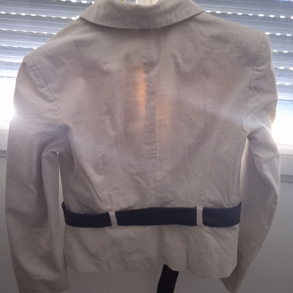  veste de type tailleur fermeture bouton, &eacute;cru, ceinture mar Vêtements