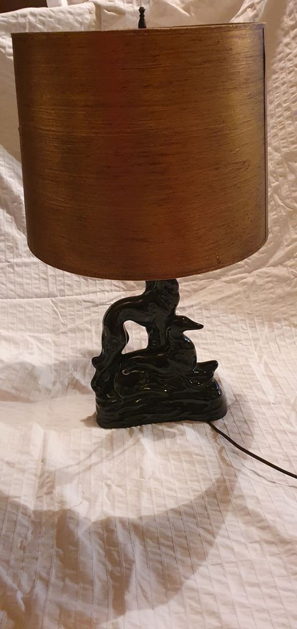 Lampe Art D&eacute;co L&eacute;vriers Pied sculpt&eacute; abat-jour dor&eacute; Décoration