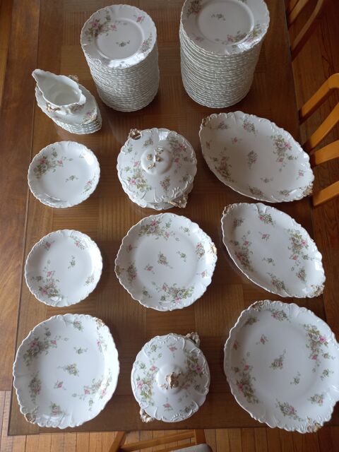 service de table porcelaine de Limoges � fleurs 62 pi�ces 200 Saint-Lary-Soulan (65)