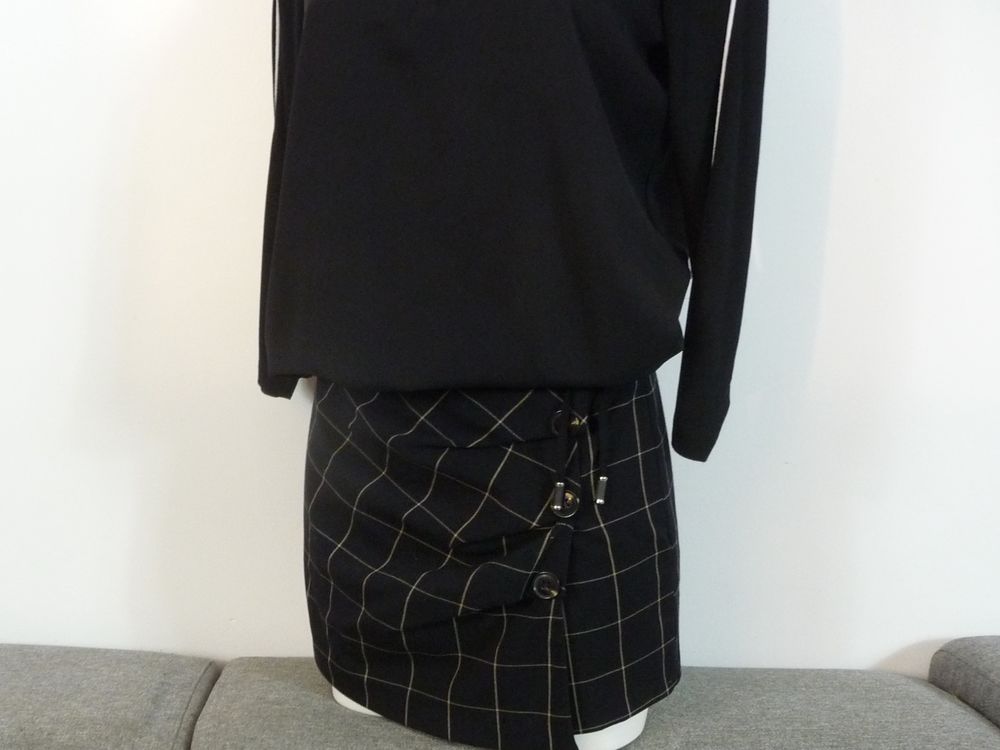 Blouse/ Top/ Tee Shirt Bi Mati&egrave;re Noir &agrave; Lien &agrave; Nouer- Canda Vêtements
