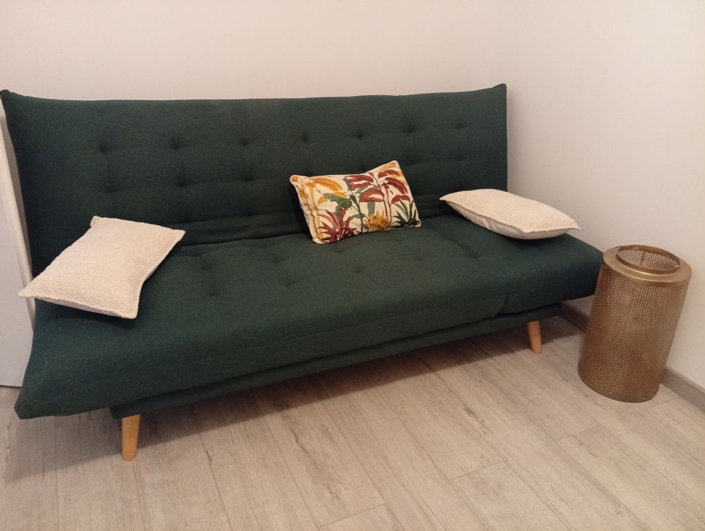d'un canap&eacute; couleur bleu/vert tendance Meubles