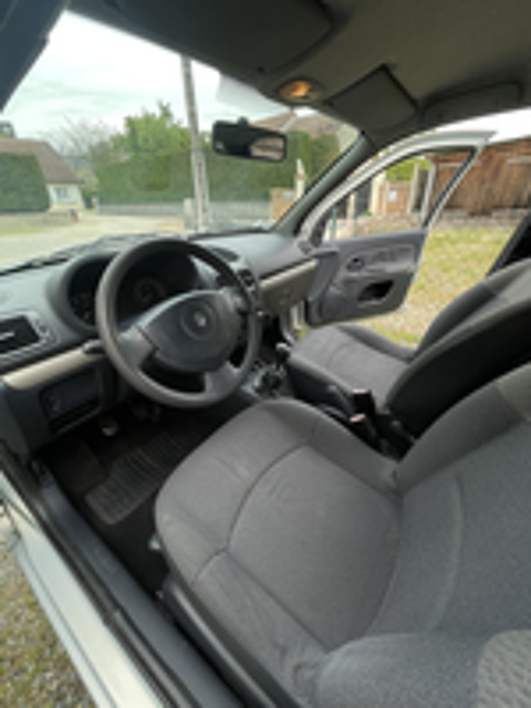 Clio II Clio 1.5 dCi 65 Confort Dynamique 2003 occasion 36000 Ch&acirc;teauroux