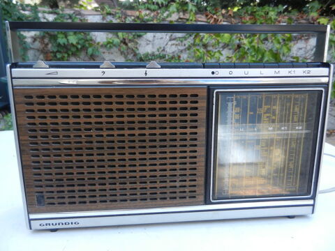 Poste de radio vintage Grundig Concert Boy 1100 0 Marseille 12 (13)