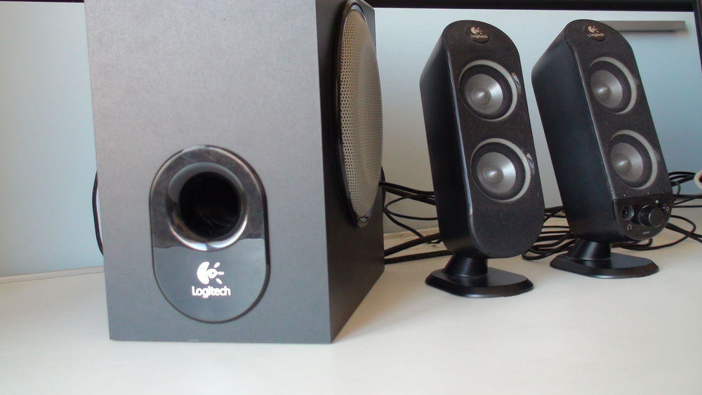 Enceintes Logitech X-230 Matériel informatique