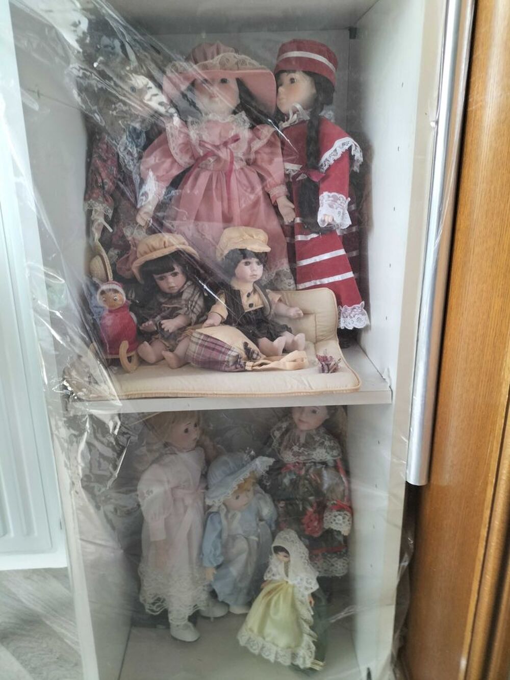 Poup&eacute;es en porcelaine 