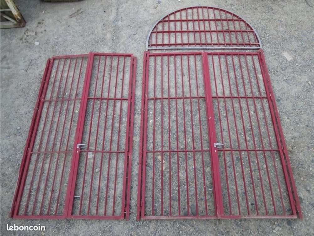ANCIENS PORTAILS ROUGE lourd avec IMPOSTE (bordeaux) Jardin