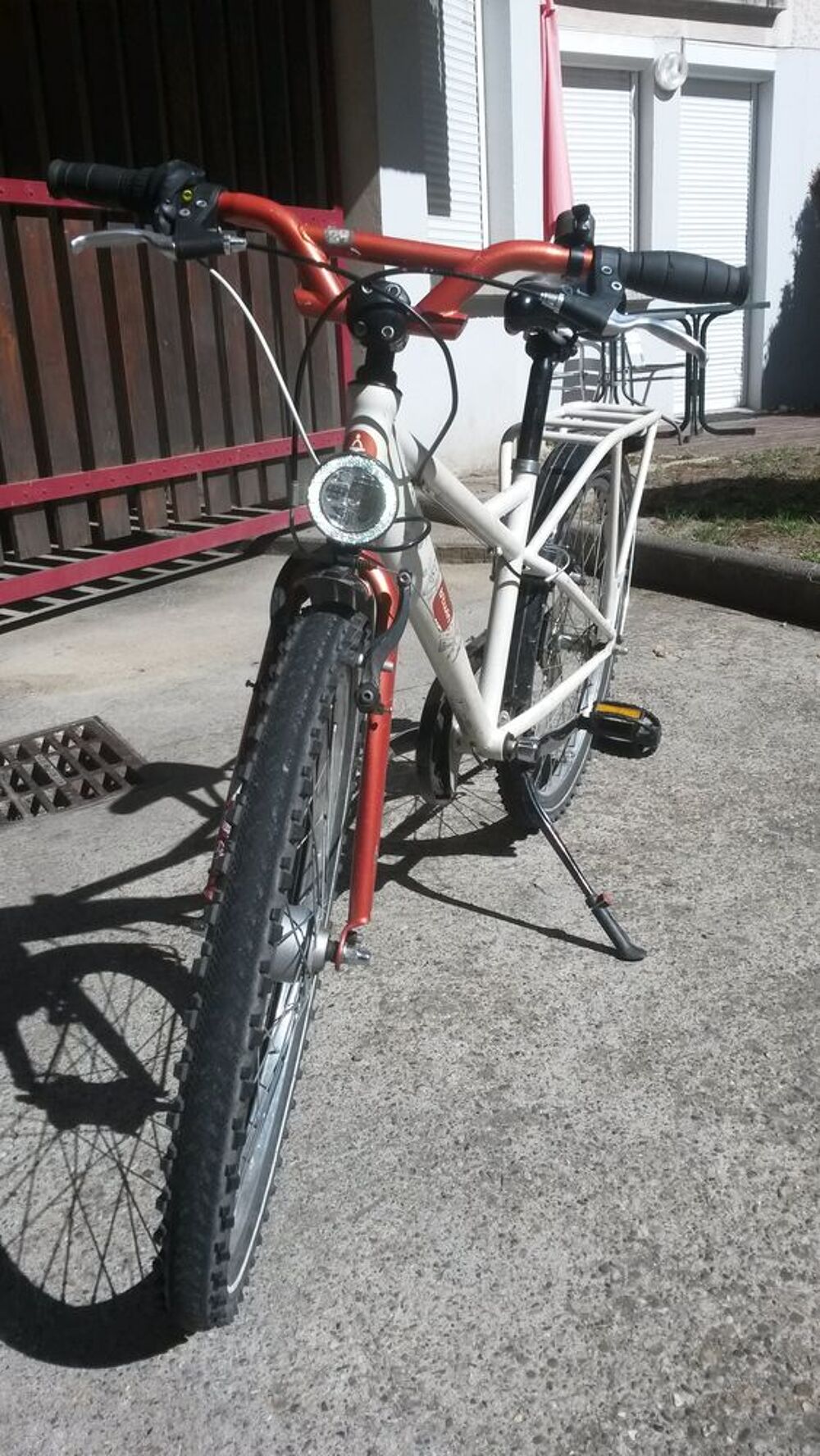 V&eacute;lo 24 pouces 8/12 ans Vlos