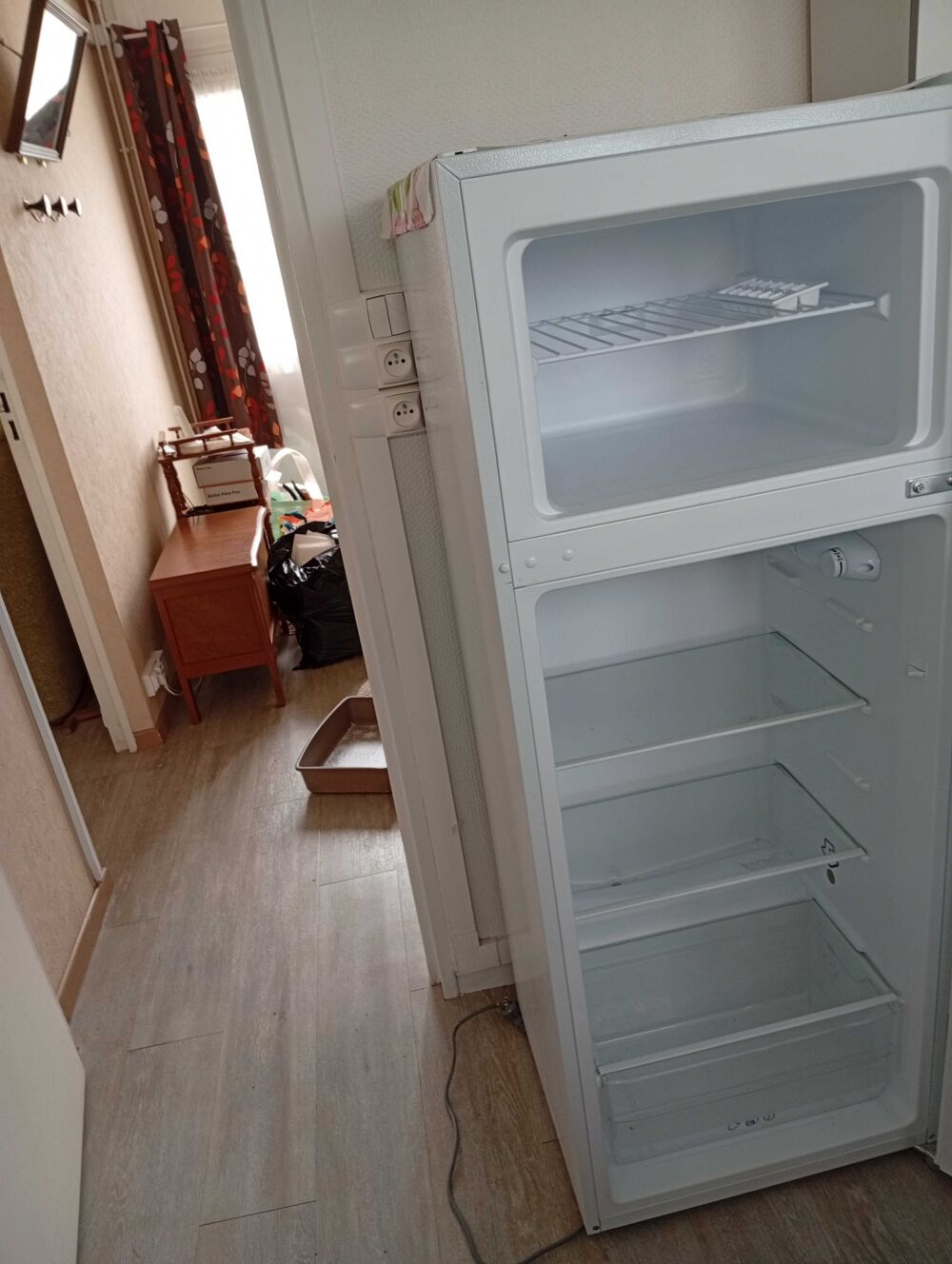 frigidaire Candy ann&eacute;e 2002 en tr&egrave;s bon &eacute;tat Electroménager