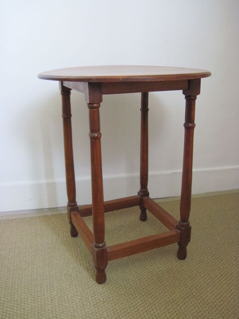 petit gu�ridon en bois 25 Courbevoie (92)