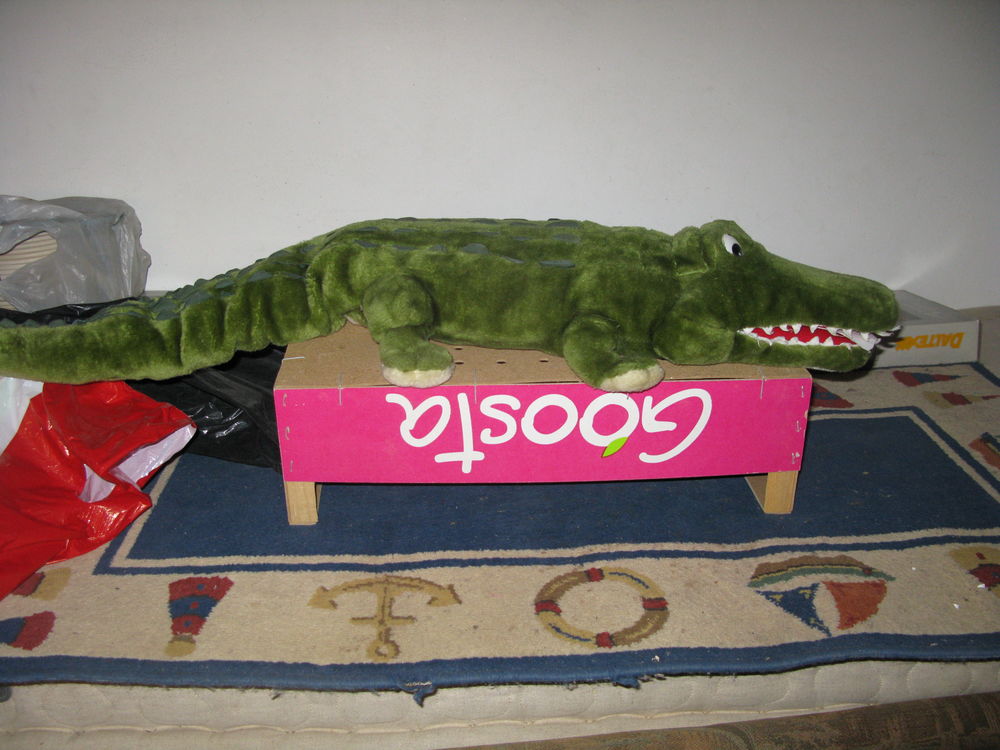 Crocodiles (2 X 5 euro) = 10 euro les deux. Jeux / jouets