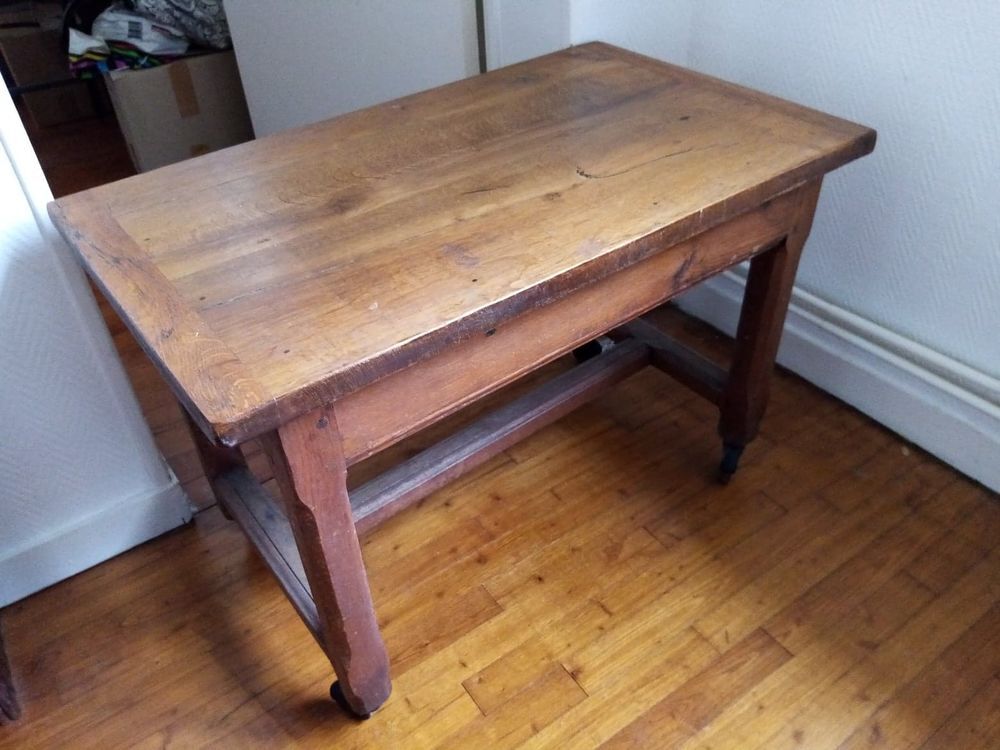 Petite table roulante en ch&ecirc;ne Meubles