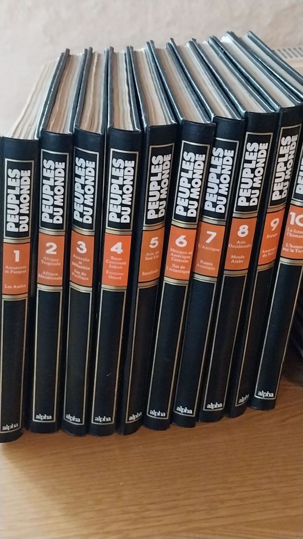 Encyclop&eacute;die les peuples du monde Livres et BD
