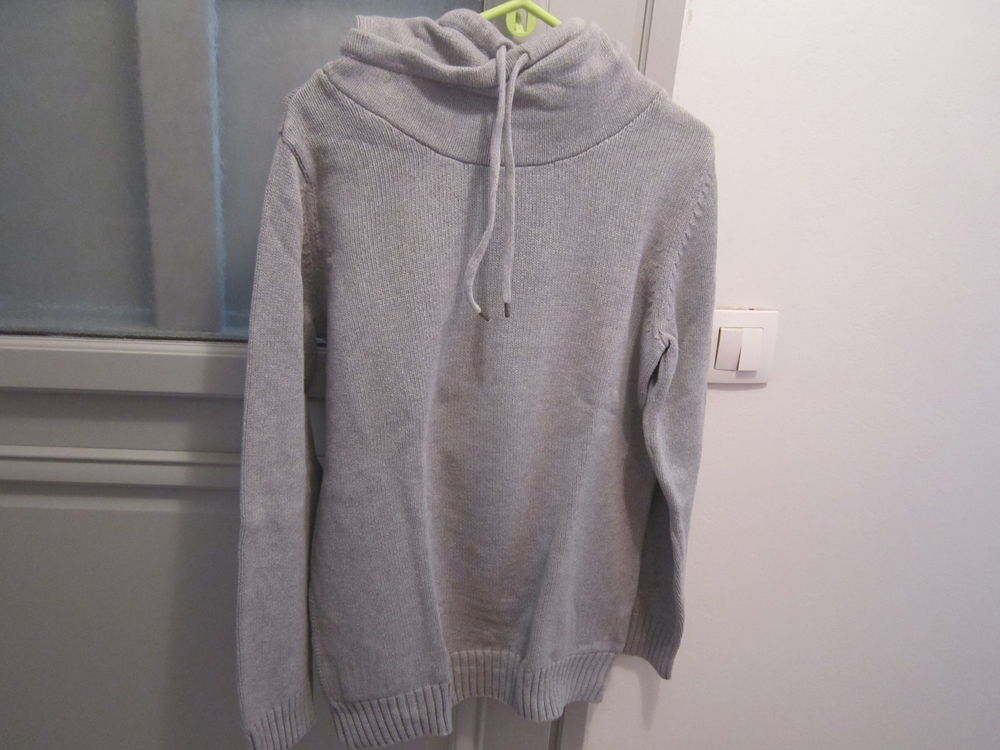 Sweat en laine couleur gris Vêtements