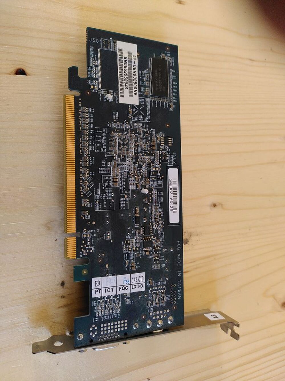 Carte graphique Gigabyte GeForce 6200 LE PCI-E Matériel informatique