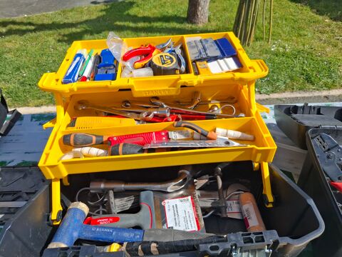 2 2 CAISSES A OUTILS PROF 130 Le Haillan (33)