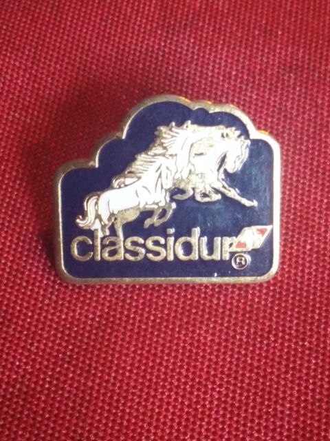 Pin's classidur 2 Avermes (03)