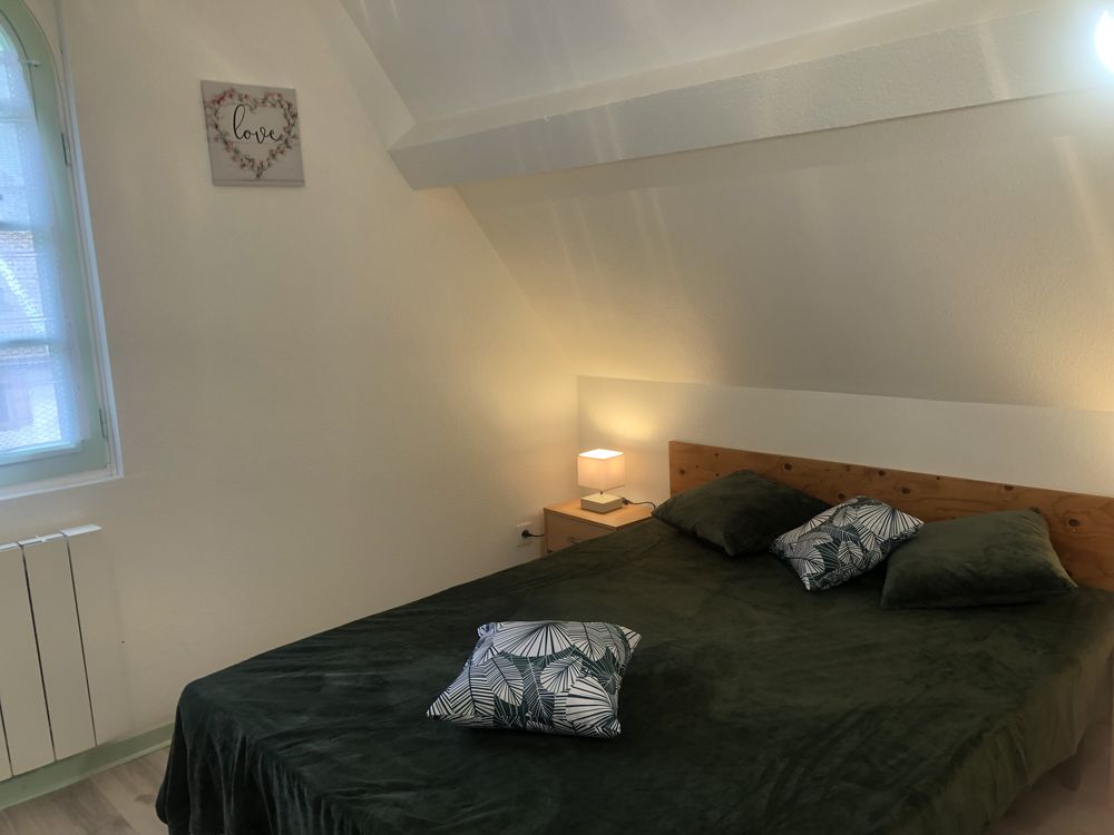   AX LES THERMES APPARTEMENT T2 MEUBLE ETAGE. ..1..2..3  Midi-Pyrénées, Ax-les-Thermes (09110)