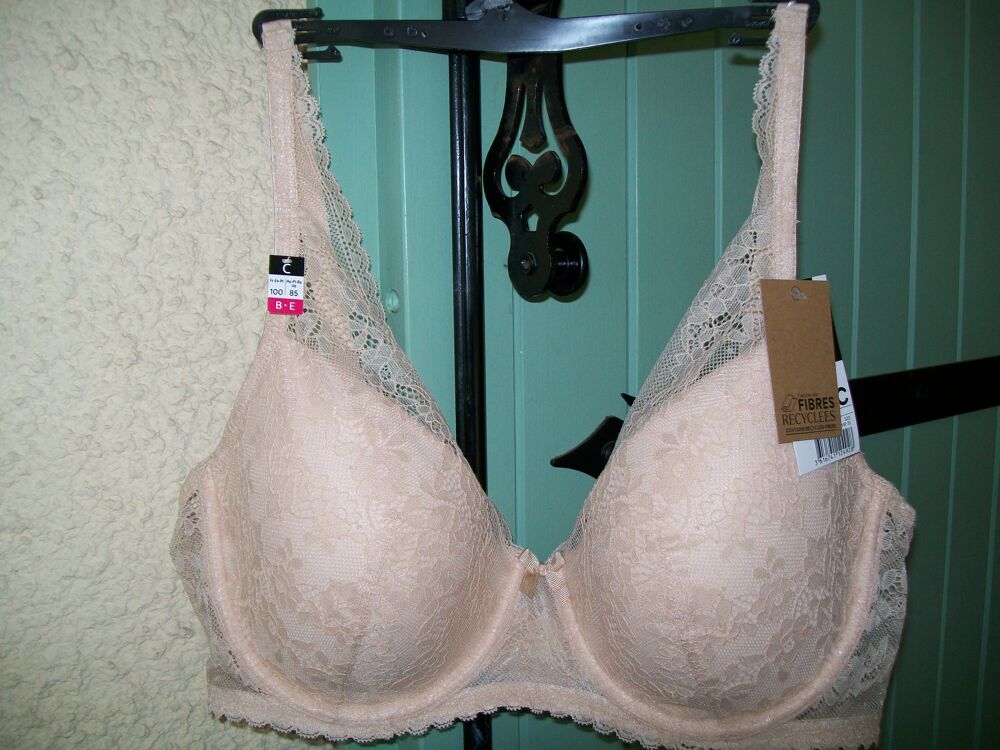 soutien gorge 100 C neuf Vêtements