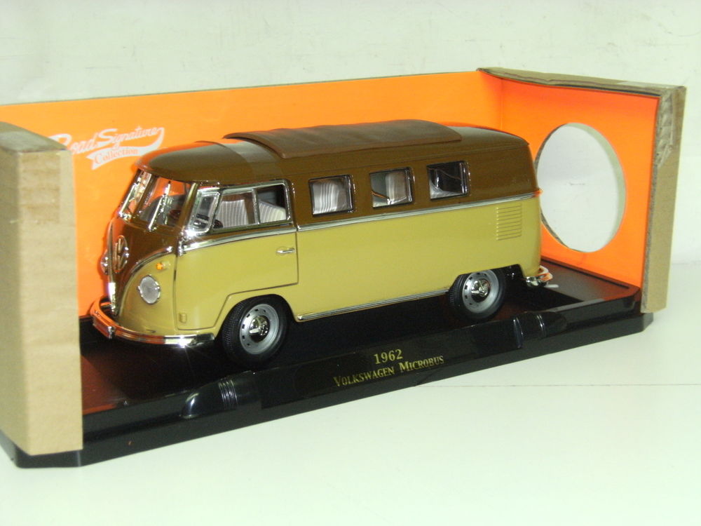 1962 Volskwagen combi bus T1 caramel au 1/18 