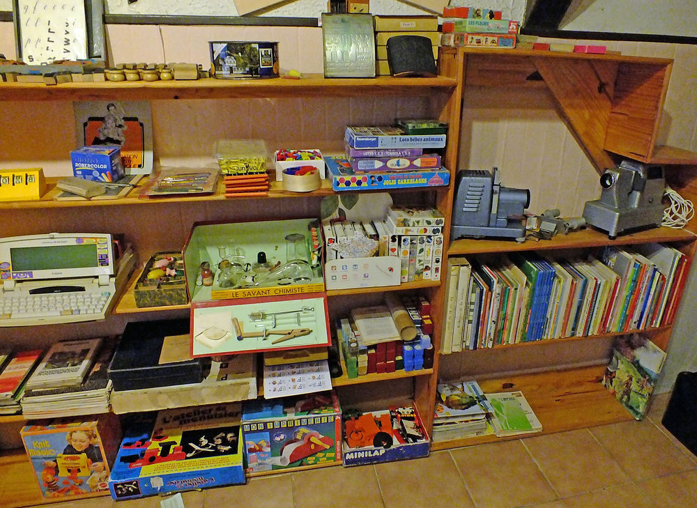 Mat&eacute;riel scolaire, ann&eacute;es 50-80 Jeux / jouets