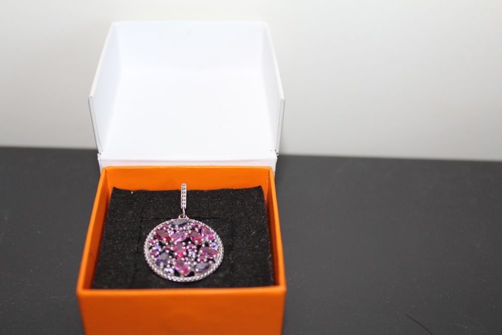 Pendentif rond argent avec oxyde de zirconiums Bijoux et montres