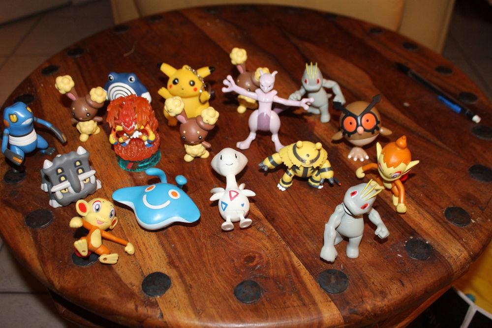 Grosses figurines pokemon Jeux / jouets