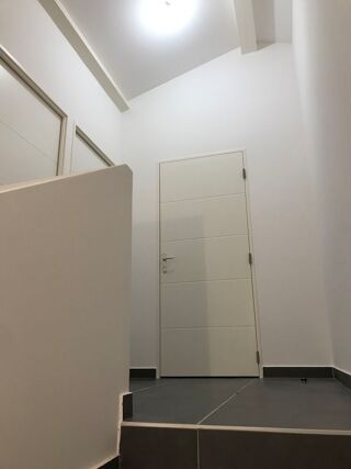  Appartement à louer 4 pièces 90 m² Vitrolles