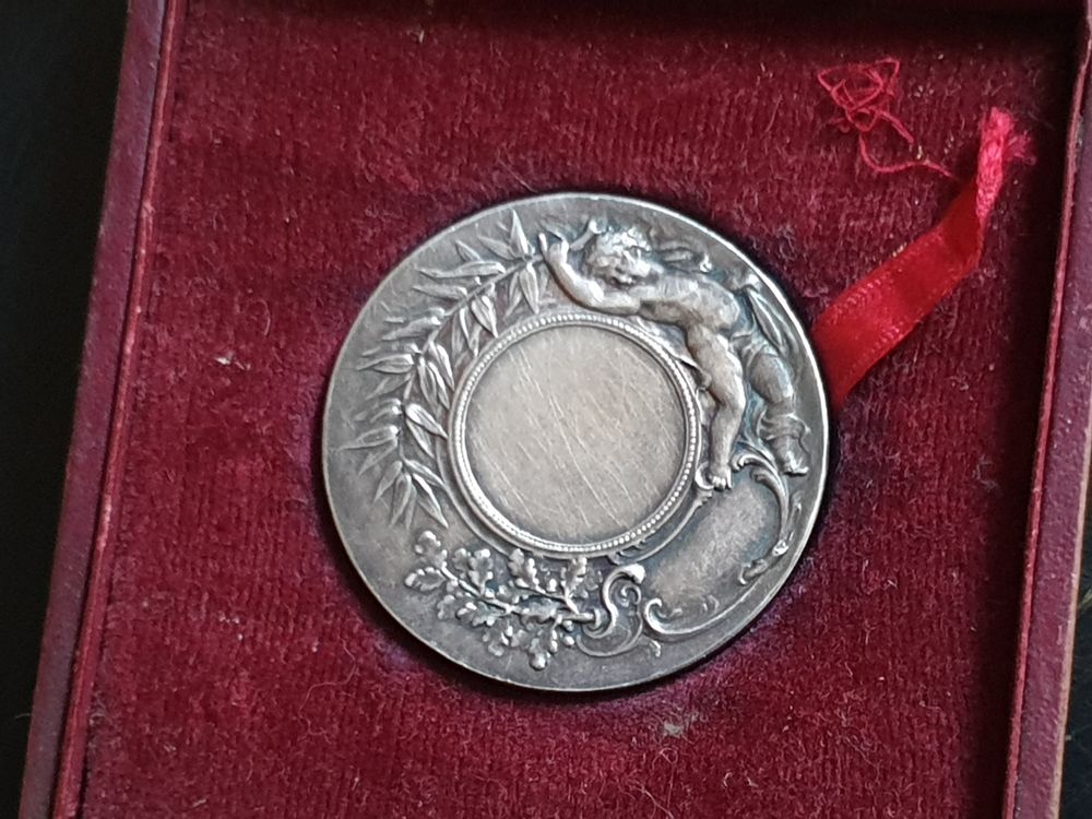 M&eacute;daille 