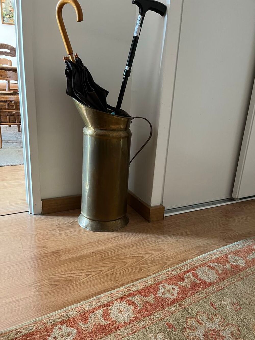 Porte parapluies , Broc en laiton Décoration
