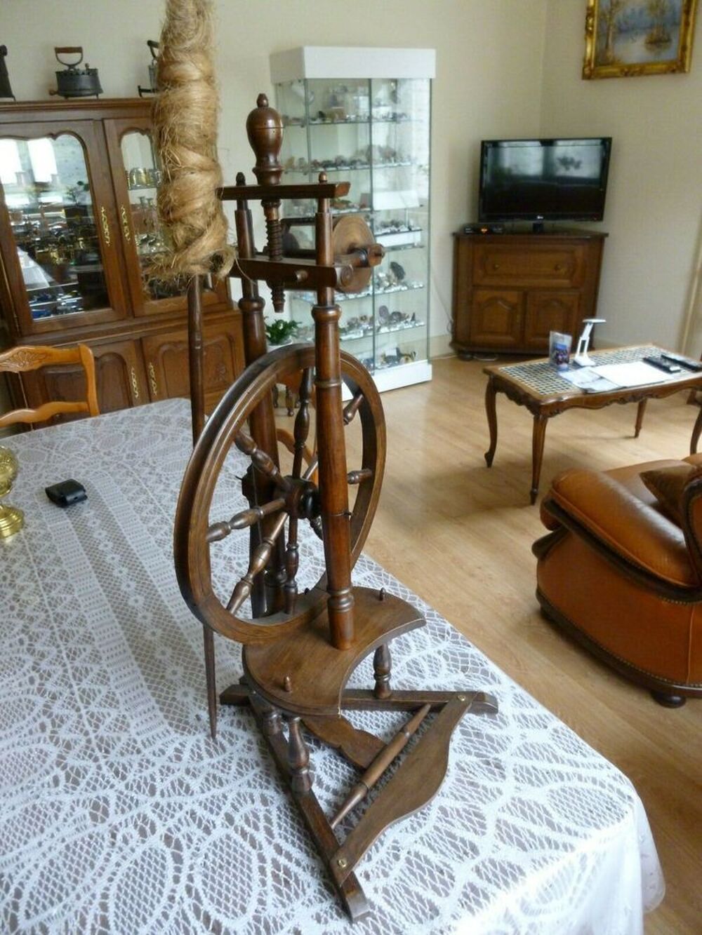 ANCIEN ROUET EN HETRE .19e SIECLE 