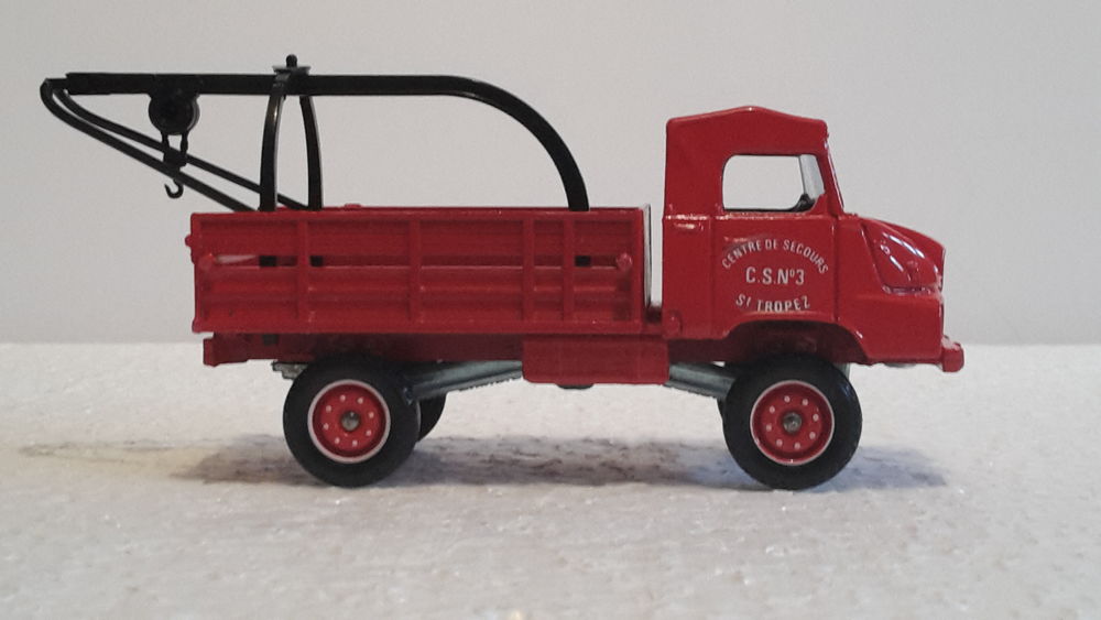 Simca Unic Marmon d&eacute;pannage pompier 