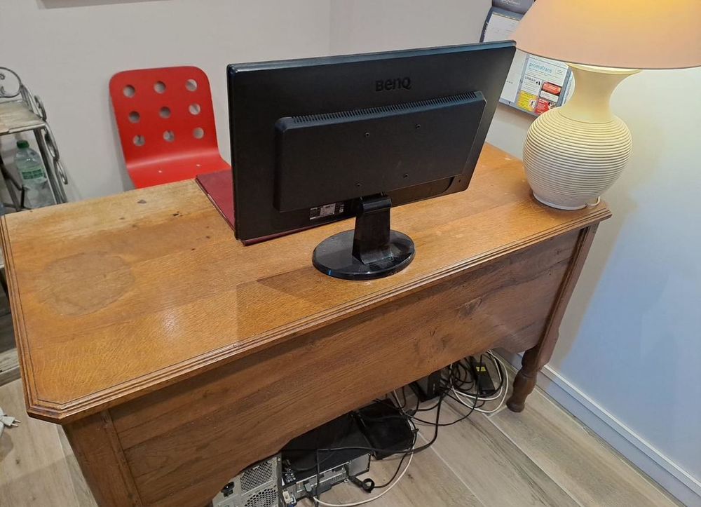 Ancien bureau en bois de ch&ecirc;ne massif Meubles