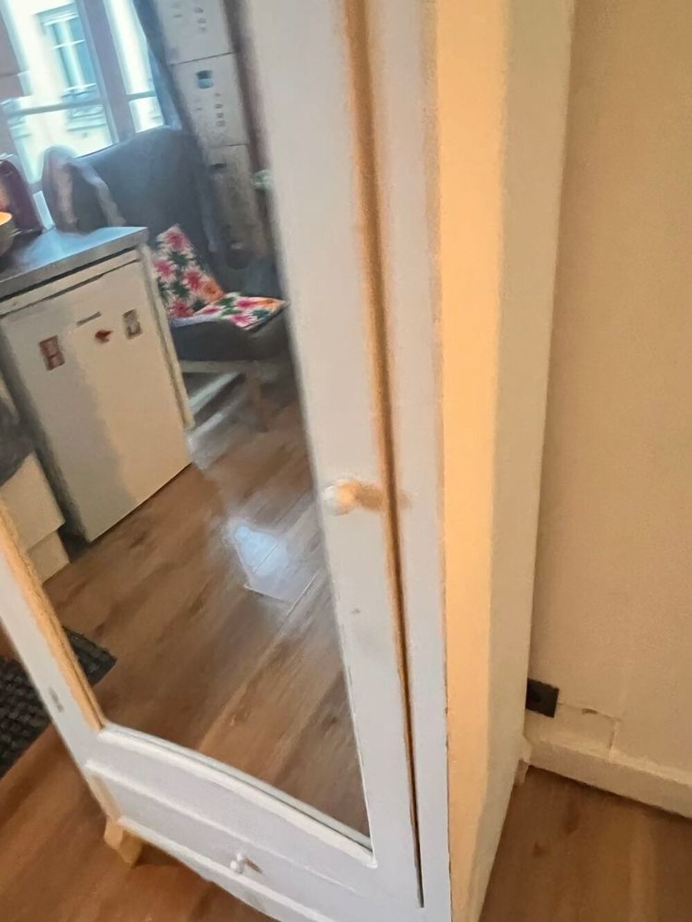 Armoire bonneti&egrave;re Maisons du Monde ELISA blanche avec miroir Meubles