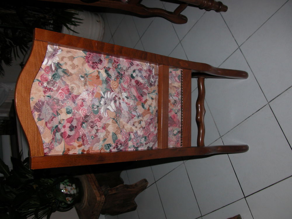 CHAISES Meubles