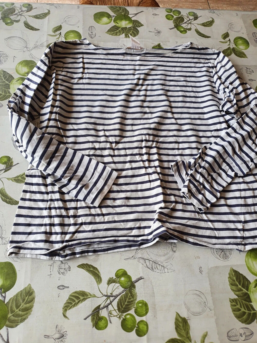 tee-shirt manche longue
mariniere
42/44 Vêtements