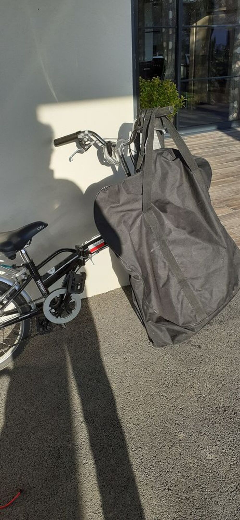 V&eacute;lo pliant TOPBIKE 6 vitesses tr&egrave;s bon &eacute;tat .
Vélos