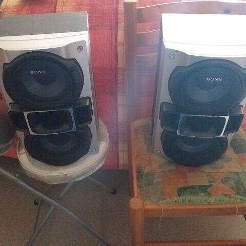 2 Enceintes Sony 30 Montpellier (34)