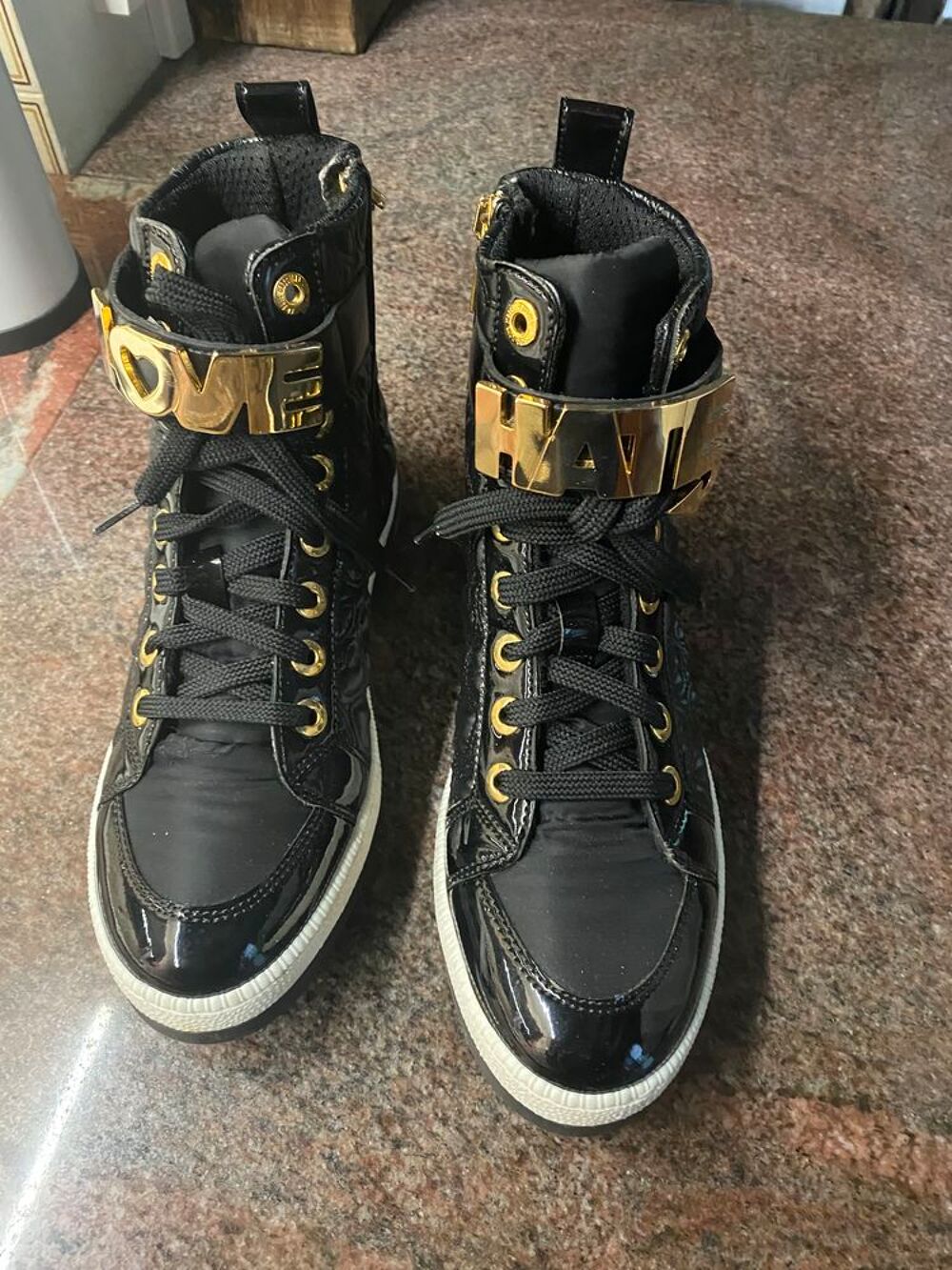 BASKET MONTANTE FEMME T39 LOVE MOSCHINO NEUVE Chaussures