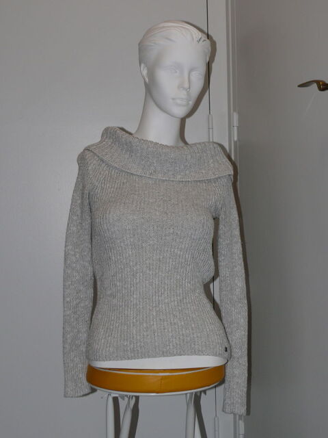 Pull  Hollister  7 Saintes (17)