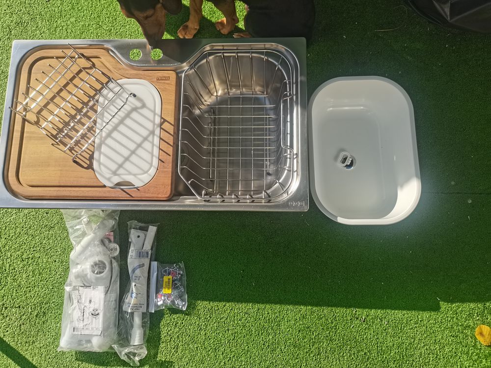 &Eacute;vier Franke neuf avec tous ses accessoires. Cuisine