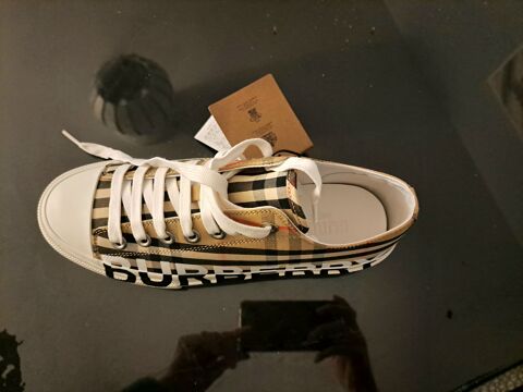 Sneakers burberry  300 Saint-Etienne (42)