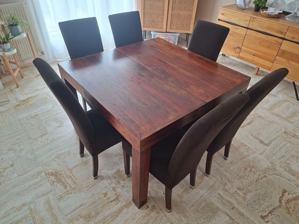 Table de SAM en palissandre bois massif de chez Terranova. 
Meubles