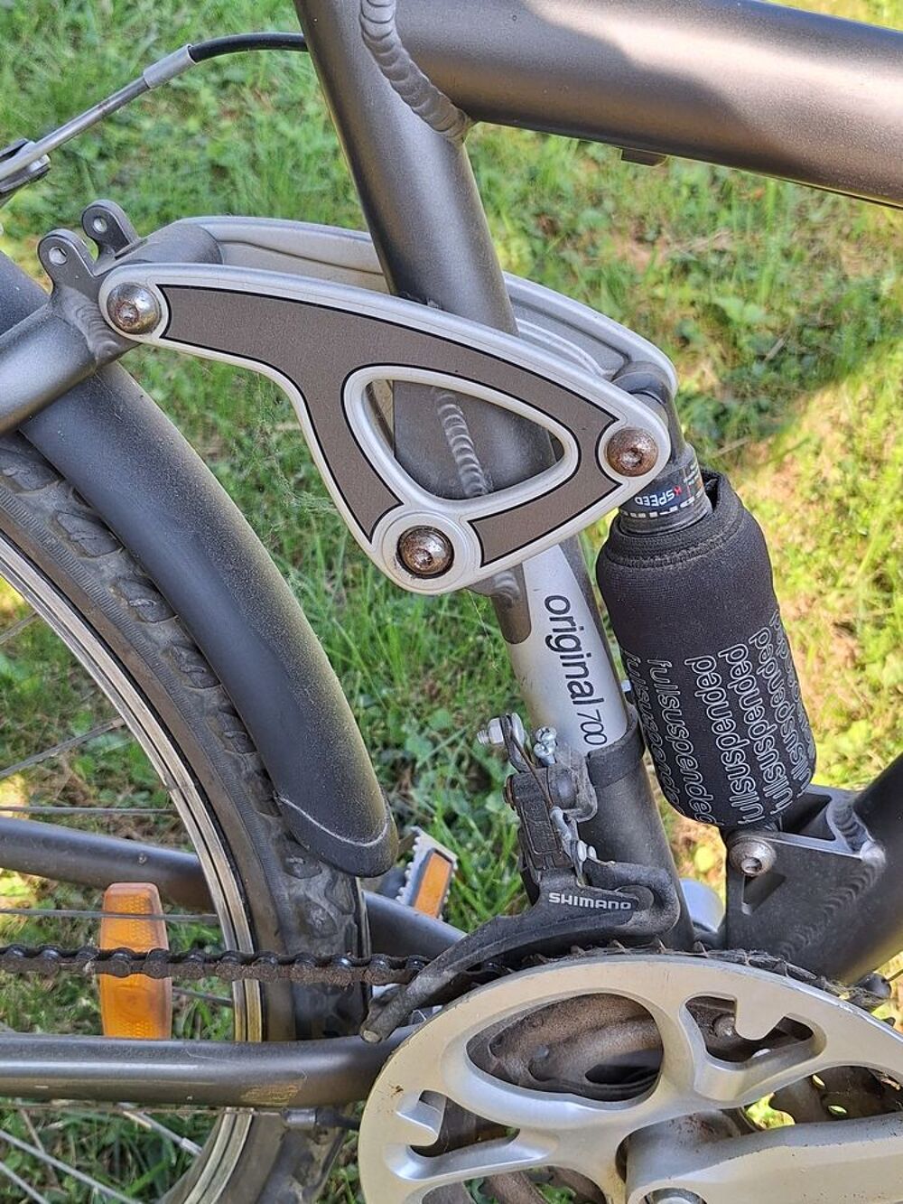 BTWIN TRES BON ETAT SUSPENDU SUR FOURCHE ET SUR CADRE Vélos
