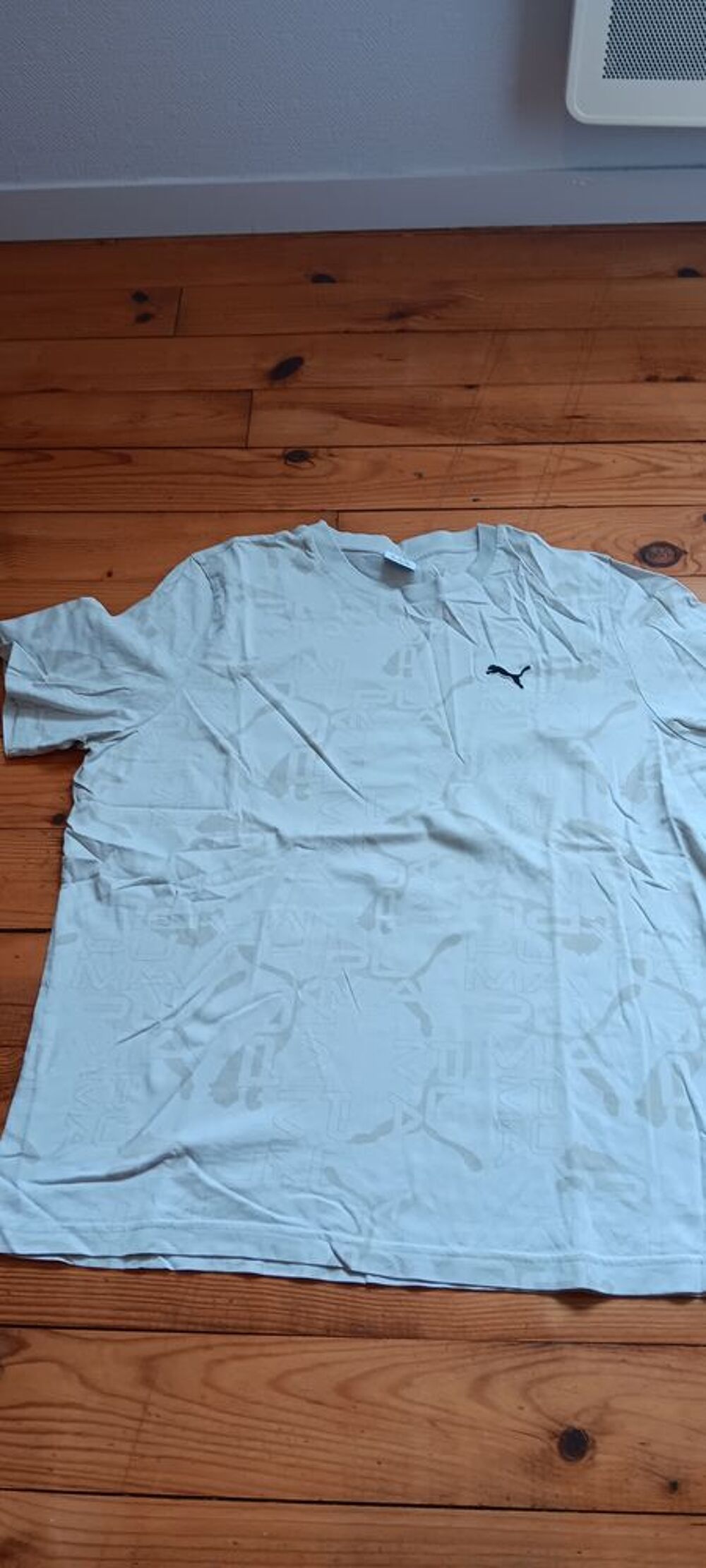 Lot t shirt homme et pantacourt homme Vêtements