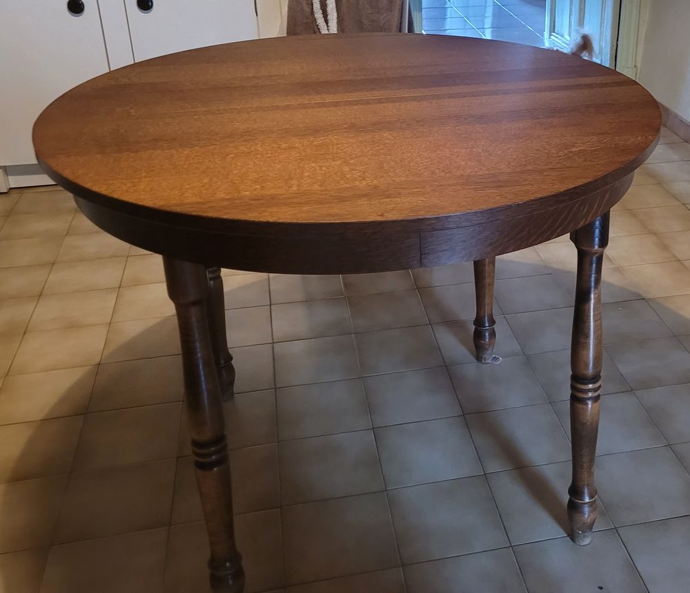 Table ronde ou ovale en stratifi&eacute; Meubles