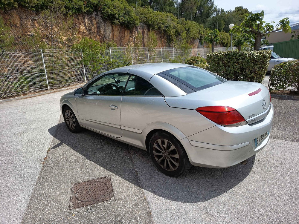 Astra GTC 1.4 - 90 Twinport 111 2010 occasion 13600 La Ciotat