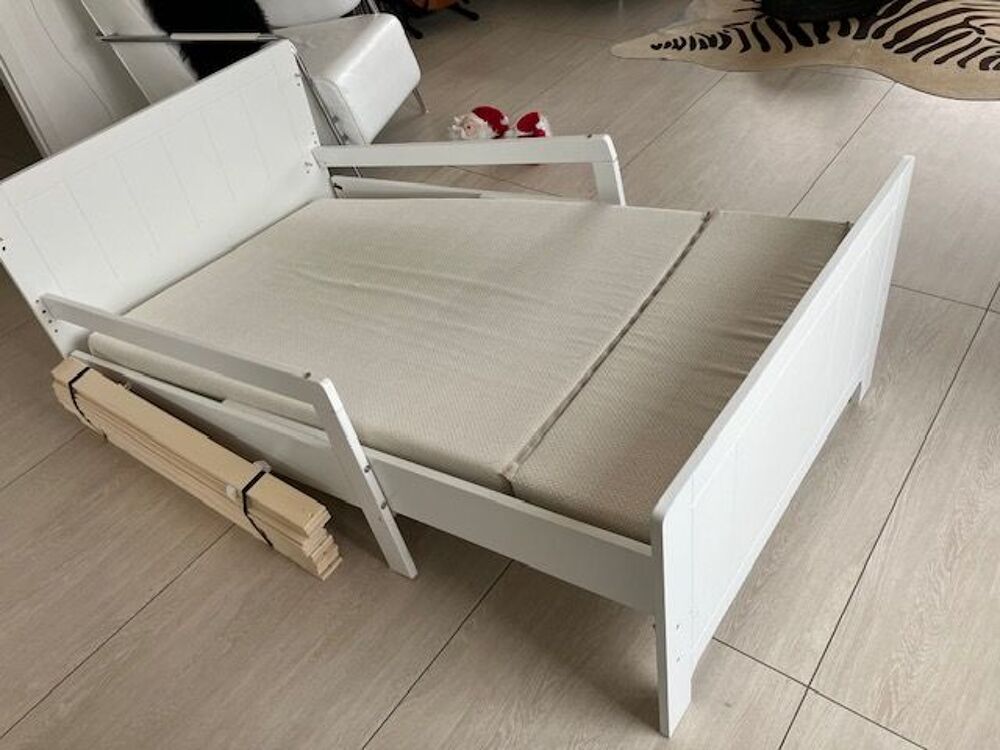 Lit d`enfant/ado extensible avec matelas Meubles