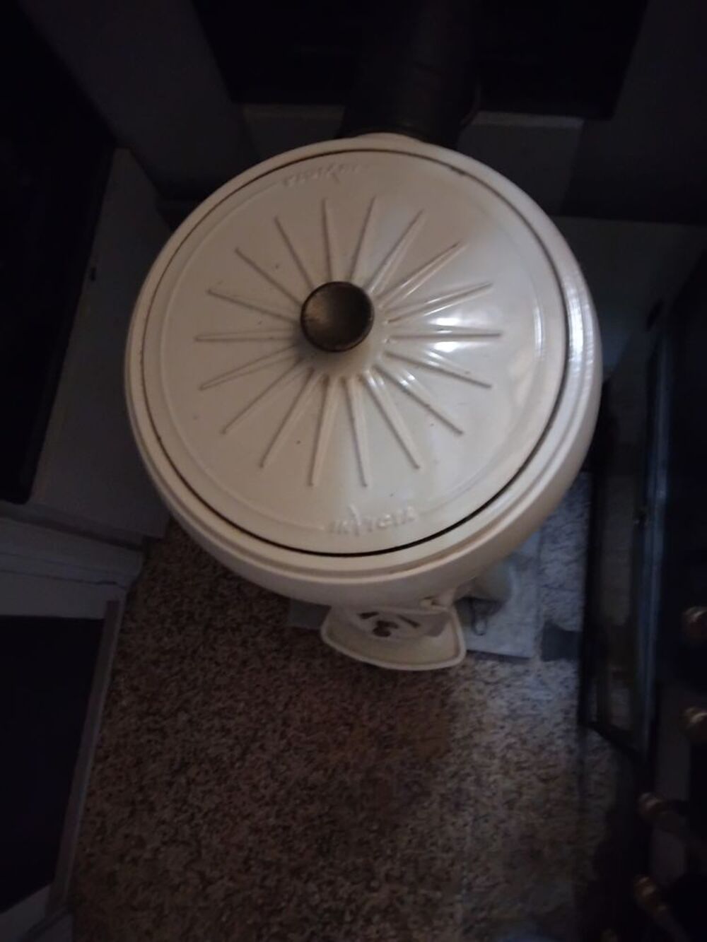 Po&ecirc;le &agrave; bois en fonte Invicta Electroménager